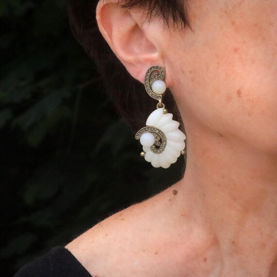 Boucles D'oreilles Pendantes Vintage – Résine Fleurie – Clips Art Déco – Doré