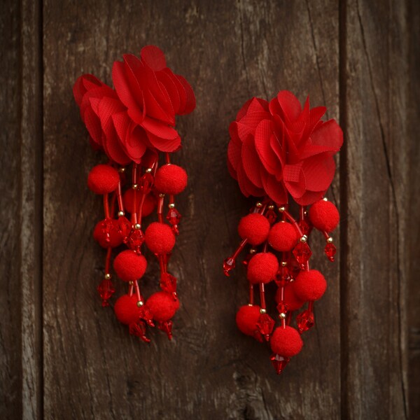 Boucles d'oreilles Grosse CLIP ON NON Percée Pince Pendante Doré Art Déco Tissu Floral Tassel Pompon Perle Rouge Mariage Vintage Style 1920s