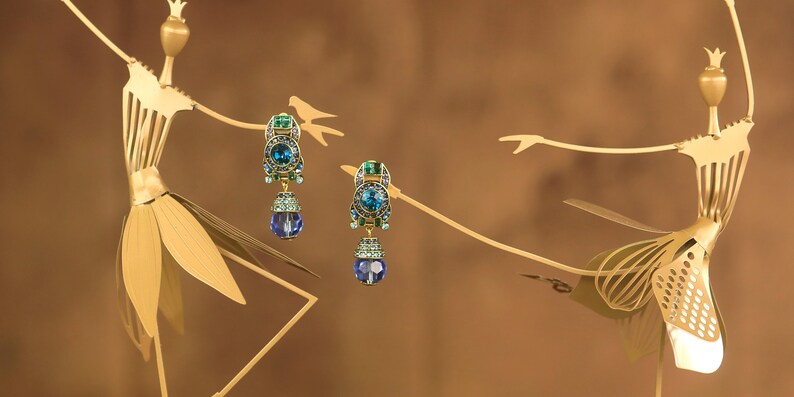 Boucles d'oreilles CLIP ON NON Percées Pinces Pendante Pavé Strass Turquoise Perle en Verre Facetté Bleu Pale Vintage Style image 7
