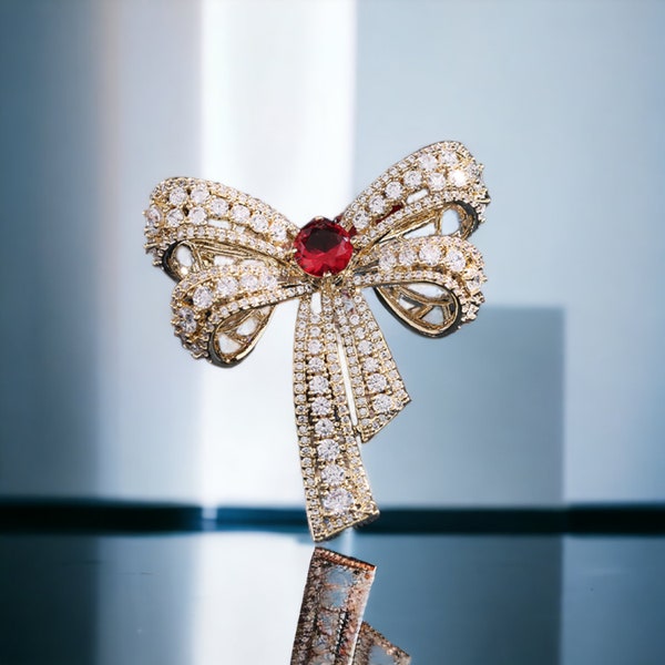 Superbe Broche Belle Epoque Doré Nœud Papillon Serti CZ Rouge Rubis Elegant vintage Style Mariage Or Plaqué