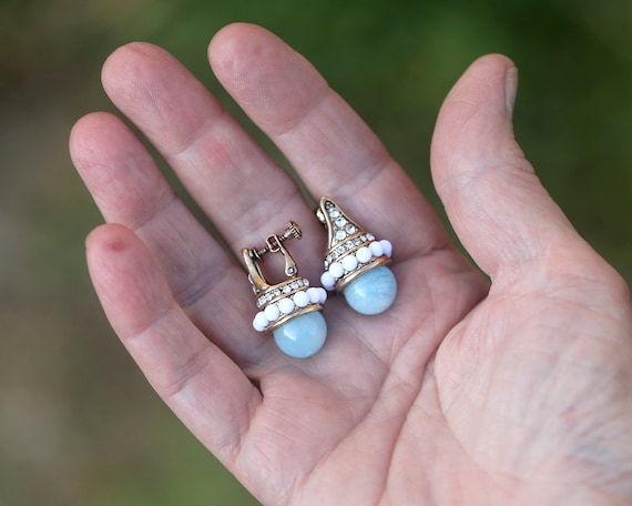 Boucles D'oreilles Clip Doré Antique Avec Perles Blanches Et Bleues - Non Percées