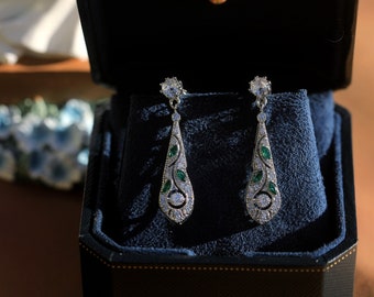 CLIP ON Oorbellen Niet-doorboorde Bungelende Clips Zilveren Belle Epoque Drop Set met Smaragdgroene CZ Vintage Bruiloftsstijl
