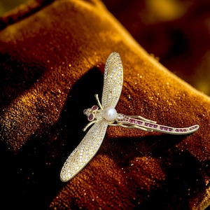 Stunning Art Deco Gold-Plated Insect Dragonfly Brooch & Pendant Set with White and Red Ruby Zirconia, Genuine Malachite Pearl, Elegant 1920s Vintage Style
