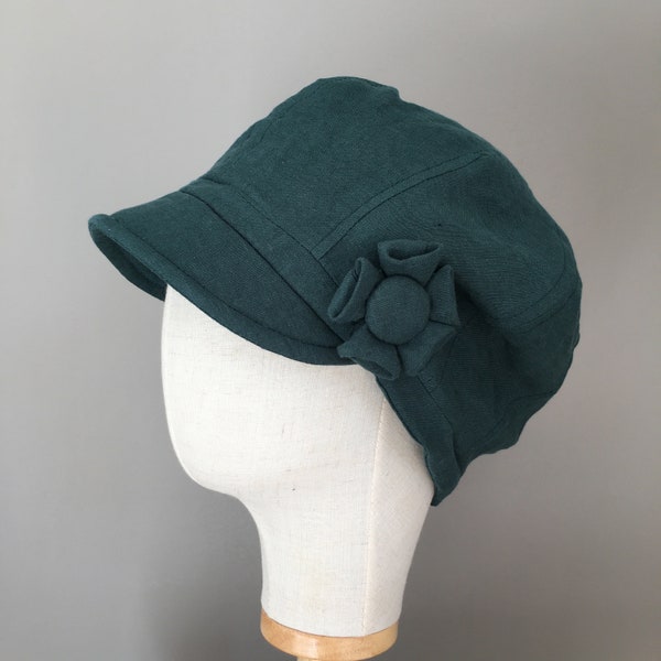 Casquette BARNABE lin vert foret broche fleur