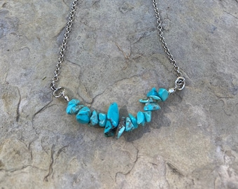 The Loovie Bar Necklace (in blue turquoise or green)