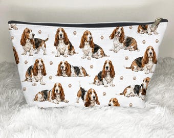 Basset Hound Dogs Toiletry Bag, Dog Lover Gift, Dog Mom Cute Pet Gift, Travel Bag Cosmetic Bag, Storage Case, Makeup Bag Zip Bag Pattern