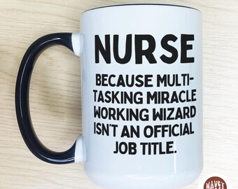 Lustiges Krankenschwester Geschenk, personalisierte Krankenschwester Kaffeetasse, Geschenk für Krankenschwester Wertschätzung Pflege, benutzerdefinierte Krankenschwester Tasse, benutzerdefinierte RN Geschenke, Krankenschwester Geschenke LPN Tasse