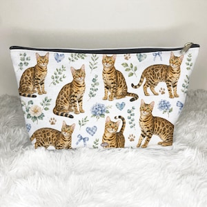 Bengal Cats Toiletry Bag, Cat Lover Gift, Cat Mom Cute Gift, Travel Bag Cosmetic Bag, Snack Treat Bag, Makeup Bag Case Zip Pattern Cat Lady