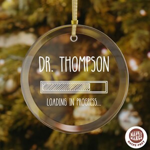 Idea regalo personalizzata per studenti di medicina, ornamento divertente per dottore in carica, regalo per studenti di medicina, decorazione personalizzata per i progressi del medico, regalo per il futuro medico