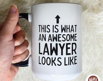 Taza de abogado genial, taza de café de abogado, taza de estudiante de derecho, taza de lágrimas, taza de la facultad de derecho, graduación del examen de abogado, taza de café, taza de café de abogado divertida
