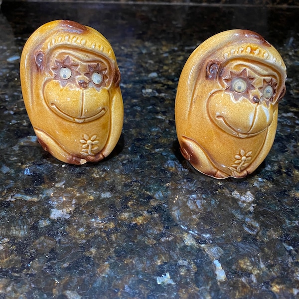 Vintage Google-eyed monkey salt and pepper shaker, made in Japan.