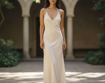 Zola Ice Elegantes Creme farbenes Perlenkleid