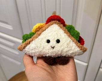Handgemaakte gehaakte sandwichknuffel, mini-voedselknuffel, gehaakte sandwich sleutelhanger, schattige keukendecoratie, kawaii cadeau, sla-tomaat-kaasknuffel
