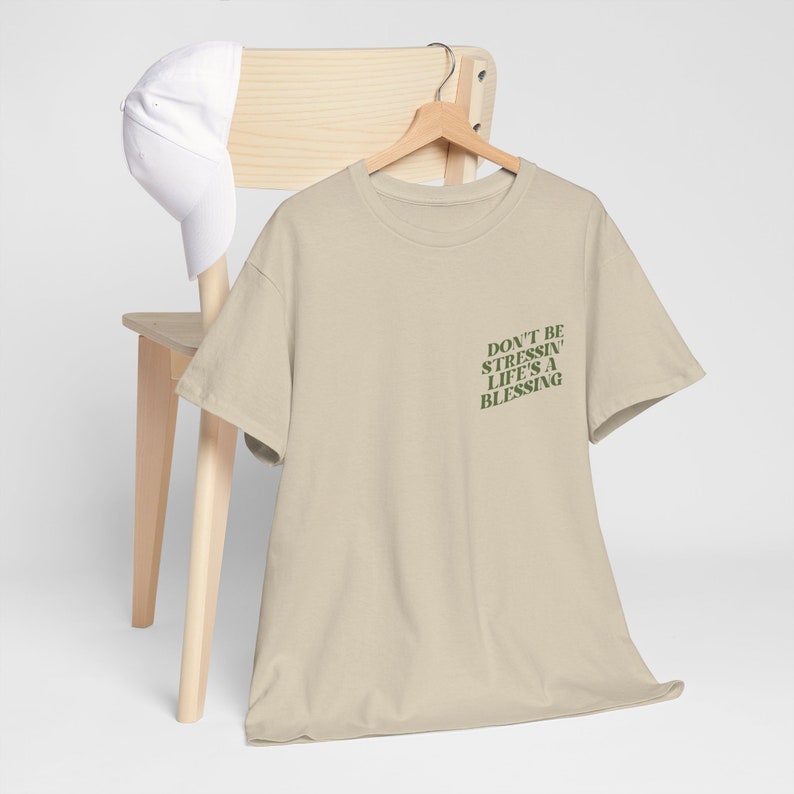 グルーヴィー・フロッグTシャツ、ドント・ビー・ストレスイン・コテージコアTシャツ 画像 8