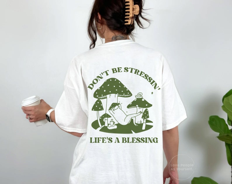Groovy Frog Tshirt, Funky Graphic T shirt, Dont Be Stressin Oversized Summer Tee, Trendy Cottagecore Froggy Tee Cute VSCO girl Tee Toad Retro
