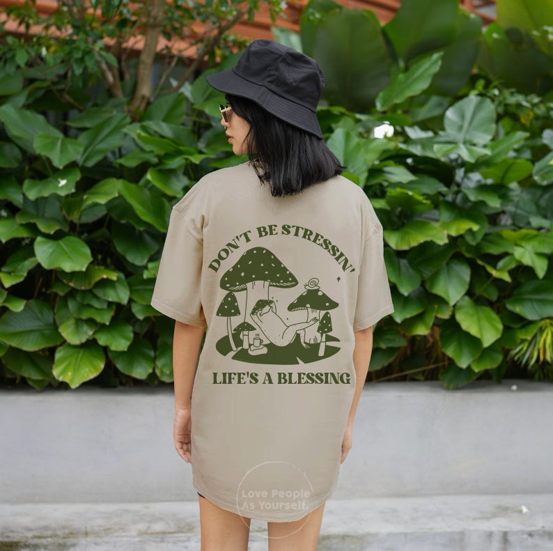 Groovy Frog Tshirt, Funky Graphic T shirt, Dont Be Stressin Oversized Summer Tee, Trendy Cottagecore Froggy Tee Cute VSCO girl Tee Toad Retro