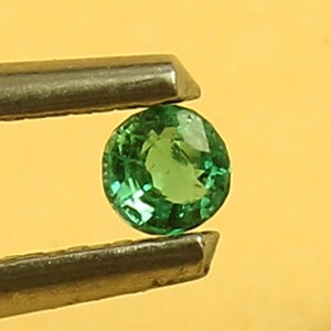 Natural Zambian Emerald Round faceted Cut AAA Quality 2.50MM Zambian Emerald Round faceted cut loose gemstone