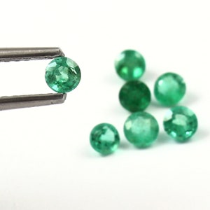 Natural Emerald Green Round Faceted 3MM Emerald Round Faceted Green color AAA qualityloose gemstone jewelry making