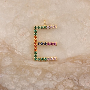 Colgante con inicial E de zafiro pavé multipiedra, joya para mujer, esposa o madre, oro macizo de 14 quilates.