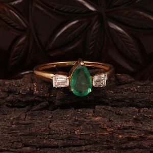 Natural Emerald Ring, Pear Emerald Ring, 18k Gold Ring, Tapered Baguette Diamond Jewelry, Anniversary Ring, Gift For Lady, Gift For Women