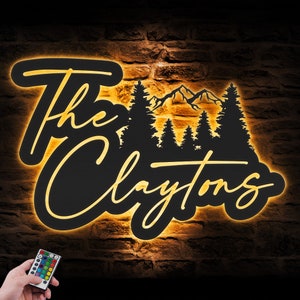 Custom Adventure Name Sign Metal Led Light Personalizado Montaña Bosque Árbol Arte de la pared Decoración para el hogar Camping Camper Decoración Regalo de inauguración de la casa