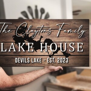 Benutzerdefinierte Devils Lake Familie Kabine Nachname Holzpalettenschild Personalisiertes Hölzernes Seehaus hergestellt Hochzeit Verlobung Jahrestag