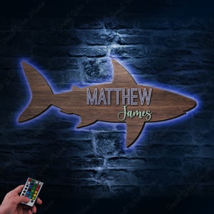 Personalizado tubarão 3d nome do berçário de madeira luzes led sinal personalizado praia tubarão amante da parede de madeira decoração do quarto chá de bebê presente de aniversário do menino