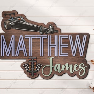 Letrero de madera personalizado con nombre para guardería, coche de carreras de dragster, luces de carreras de dragster de madera personalizadas, decoración de pared para baby shower, regalo de cumpleaños para niño y niña
