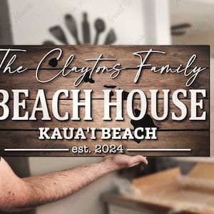 Custom Kaua&#39;i Beach Family Cabin Name Wood Sign Personalized Honolulu Beach Wooden Established Wedding Engagement Anniversary Home Decor