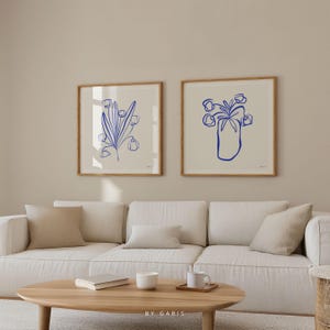 Juego de 2 impresiones florales azules para pared, impresiones botánicas en azul rey, póster minimalista de flores, arte de pared orgánico Les Fleurs / Descarga instantánea