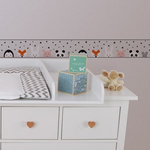 Bordüre mit Sternen und Tieren für Kinderzimmer | Vlies Tapete mit Hase und Panda für Babyzimmer | Selbstklebende Tapetenbordüre für Kinder