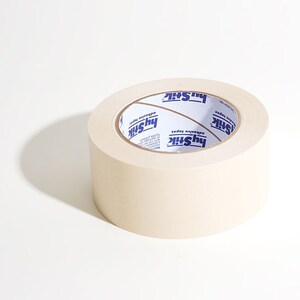 Cinta de Crepe Premium / Cinta de Crepe Plana en Beige | Cinta de pintor de alta calidad en crema resistente al desgarro y sin residuos | Crepé de pintor profesional 25 mm / 50 mm x 50 m
