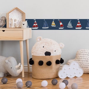Kinder Tapete mit Segelboot als Bordüre selbstklebend | Bordüre für Kinderzimmer in Blau | Vlies Kindertapete maritim für Jungen und Mädchen