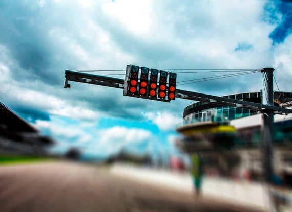 Racetrack lights online