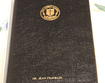 The Nelson Study Bible, Nelson's Complete Study System / NKJV, Black Bonded Leather, Gilded Gold Page Edges / Religion