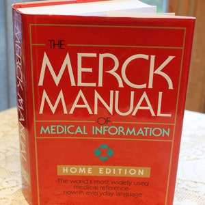 The Merck Manual of Medical Information, Home Edition / Robert Berkow /1997 Vintage Hardcover/ Doctor, Medicine, Medical, Reference