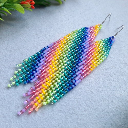 Boucles d'oreilles colorées Boucles d'oreilles en perles de rocaille Boucles d'oreilles bohèmes tendance Boucles d'oreilles à franges pour femme