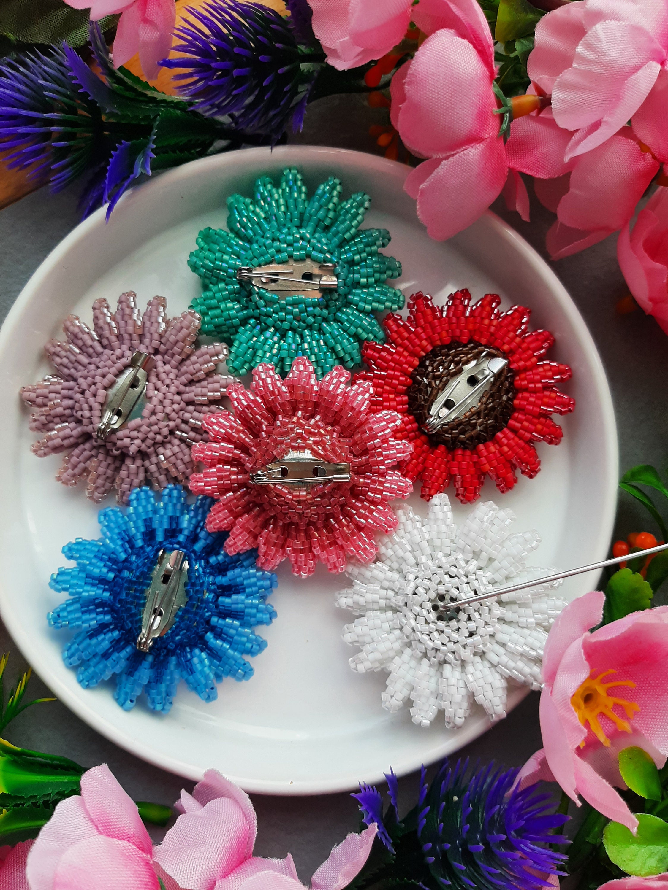 Daisy bead brooch white flowers brooch flower pin seed bead Etsy