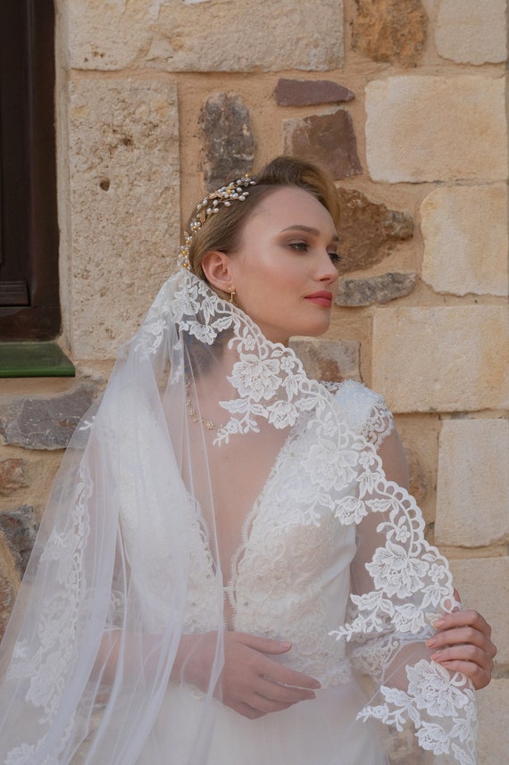 Mantilla Veil Embroidery, One Tier Veil, Cathedral Wedding Veil, Bridal Veil,  Ivory Veil, Romantic Wedding Veil, Embroidery Veil 3-0028.2 -  Israel