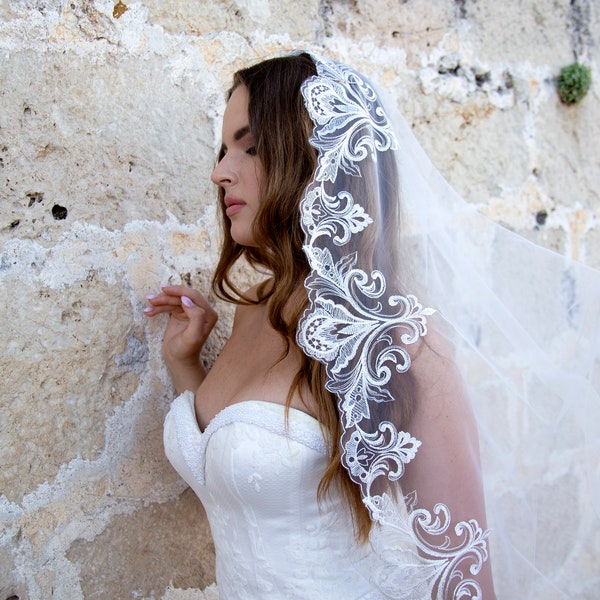 One Tier Veil, Cathedral Floral Veil, Wedding Veil, Wedding Veil with Flower Lace Embroidered Veil Mantilla Veil Romantic Wedding Veil 30028