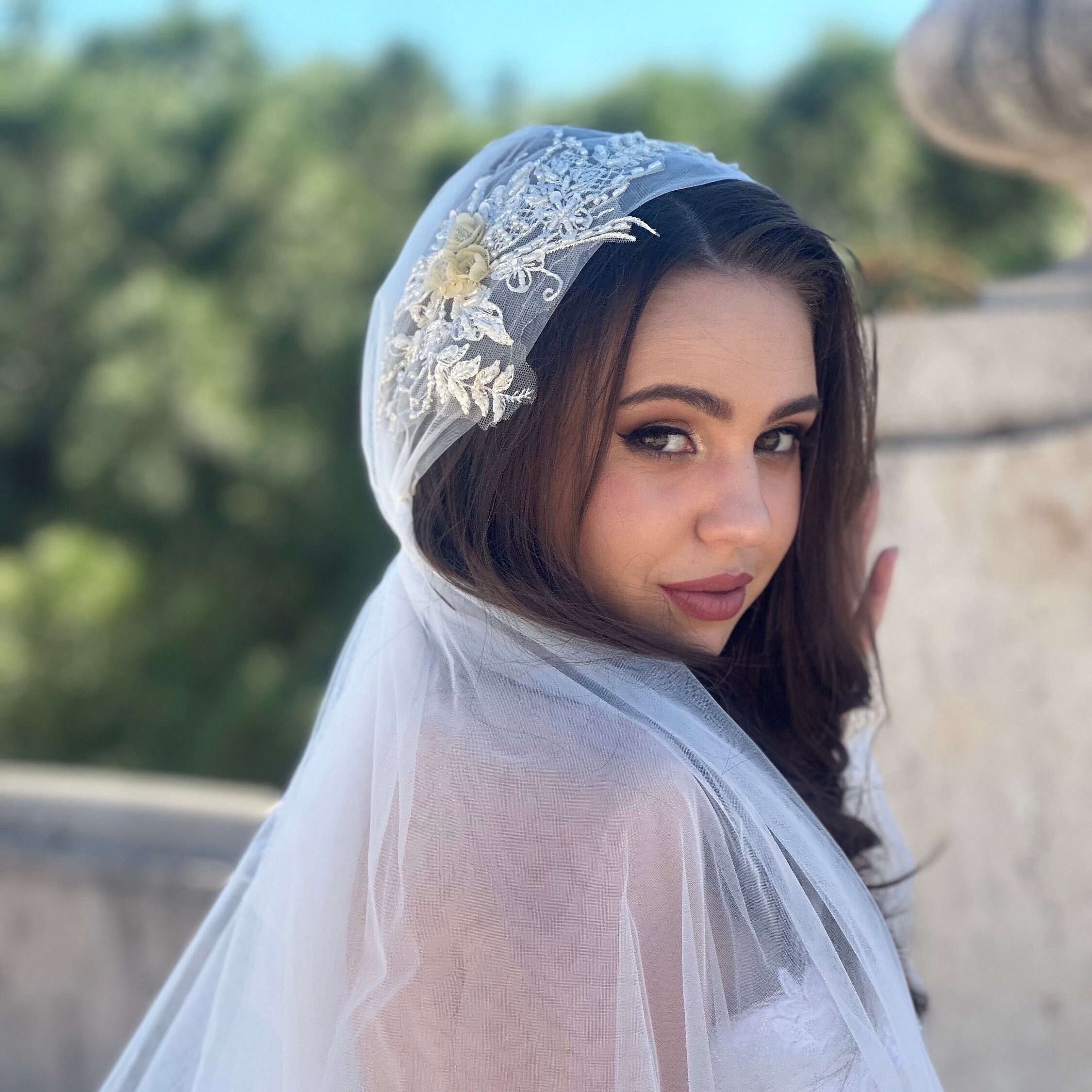 Perfect Bridal Velo corto avorio a un piano con perle sparse