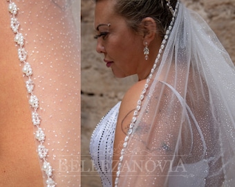 Velo de novia con brillo, velo largo con brillo, velo de novia con brillo tipo catedral y perla, velo con brillo en la punta de los dedos, velo de novia con cuentas de 1 nivel con brillo.