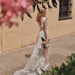 Simple wedding dress, Boho wedding dress, Rustic wedding gown, Ivory Lace Vintage Wedding Dress, Bohemian Bridal Gown, Vintage Bridal Gown