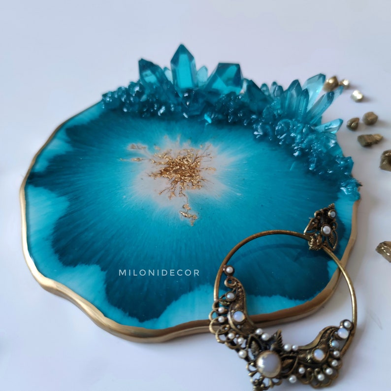 A unique gift for her Turquoise serving set Resin Art tray for coffee table Crystal Art Round decorative tray and 4 turquoise coasters