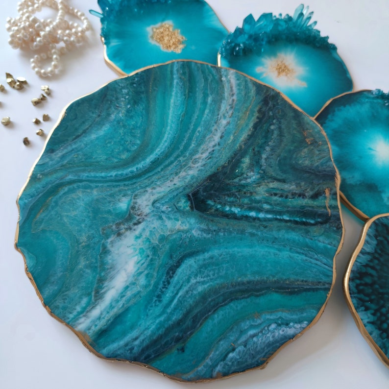 A unique gift for her Turquoise serving set Resin Art tray for coffee table Crystal Art Round decorative tray and 4 turquoise coasters