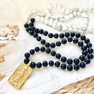 Ying Yang Harmonie Mala | Tarotkarte Die Welt | Onyx & Magnesit | 108 handgeknüpfte Mala-Perlen | Meditation, Yoga und Mantra Geschenk