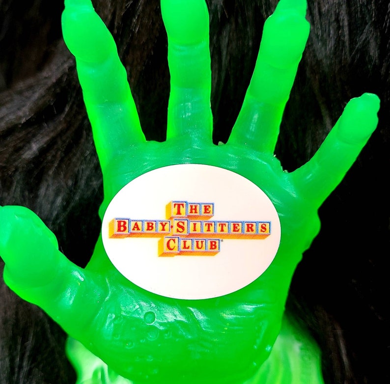 The Babysitter S Club Logo Pin Brooch 90 S Nostalgia Throwback Cute Adorable Pop Culture Patches Pins Accessories Valresa Com