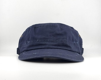 Gorra militar vintage azul marino desgastada estilo Y2K, estilo streetwear japonés, estilo cadete.