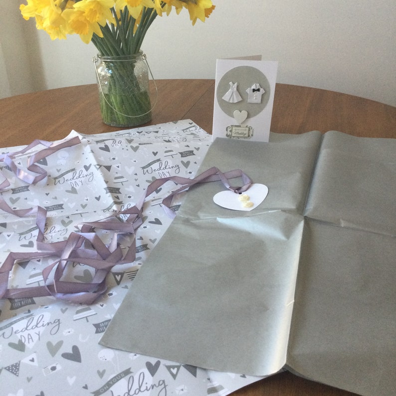 Gift wrapping /& Card set