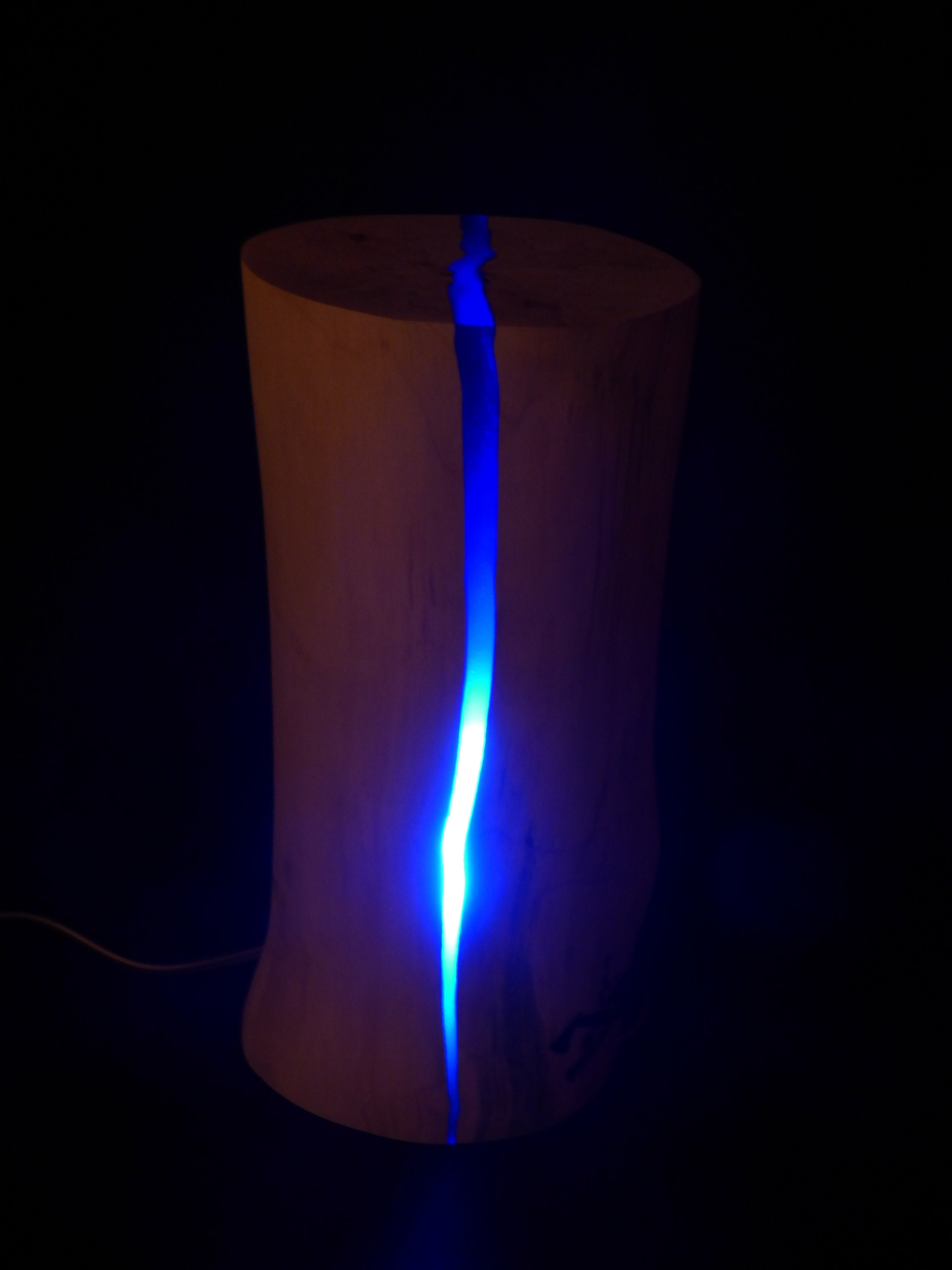 Lampe d'ambiance Bleue - Veilleuse Bois Massif Résine Epoxy Bûche de Frêne -Led